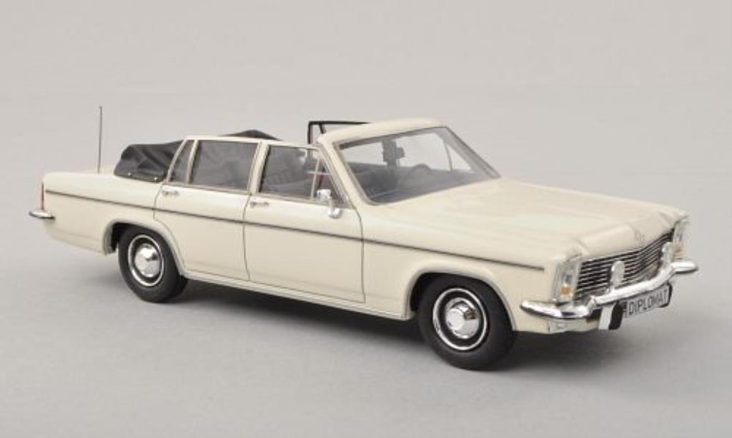Opel Diplomat 1/43 Matrix B 5.4 Fissore Cabriolet wit modelauto
