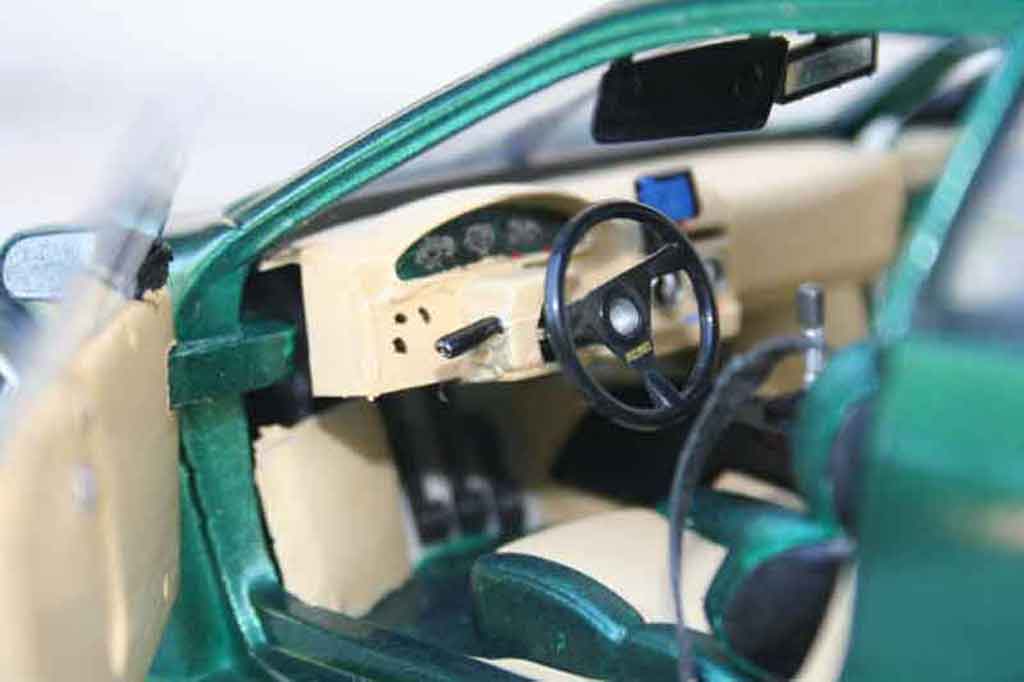 Opel Calibra Base lissage 1/18 Ut Models