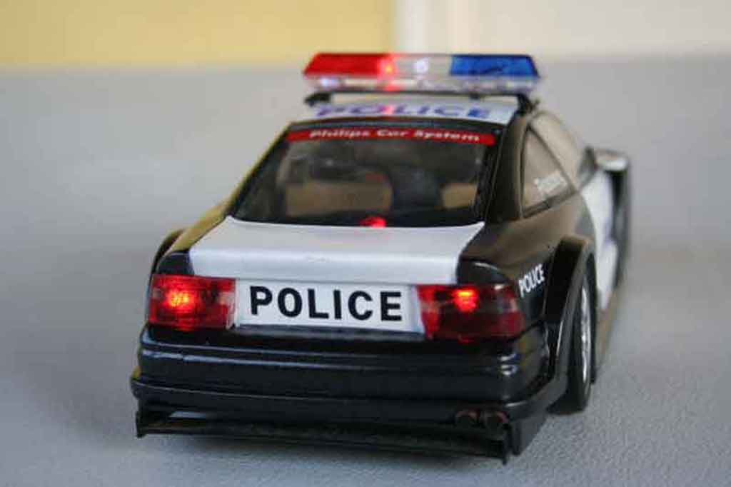 Opel Calibra Base turbo politie nationale 1/18 Ut Models