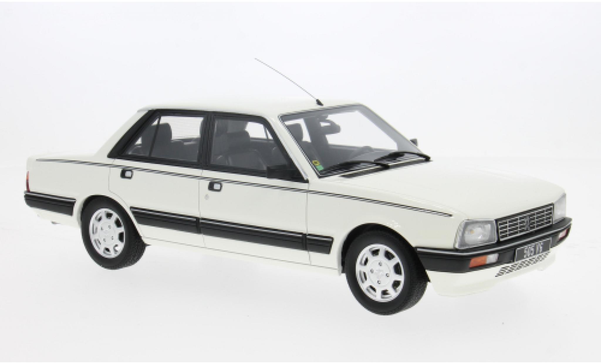 Peugeot 505 1/18 Ottomobile V6 beige/zwart 1989 1:18 modelauto
