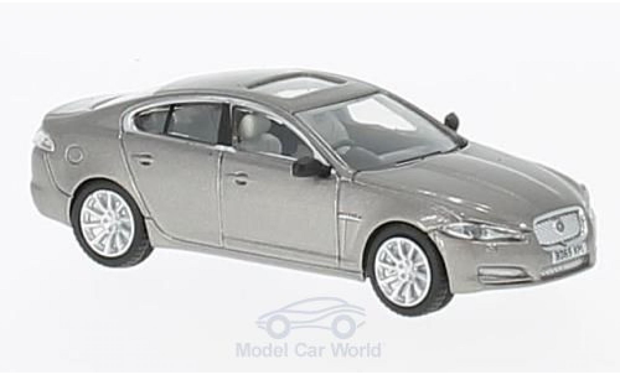 Jaguar XF 1/76 Oxford metallic grijs modelauto