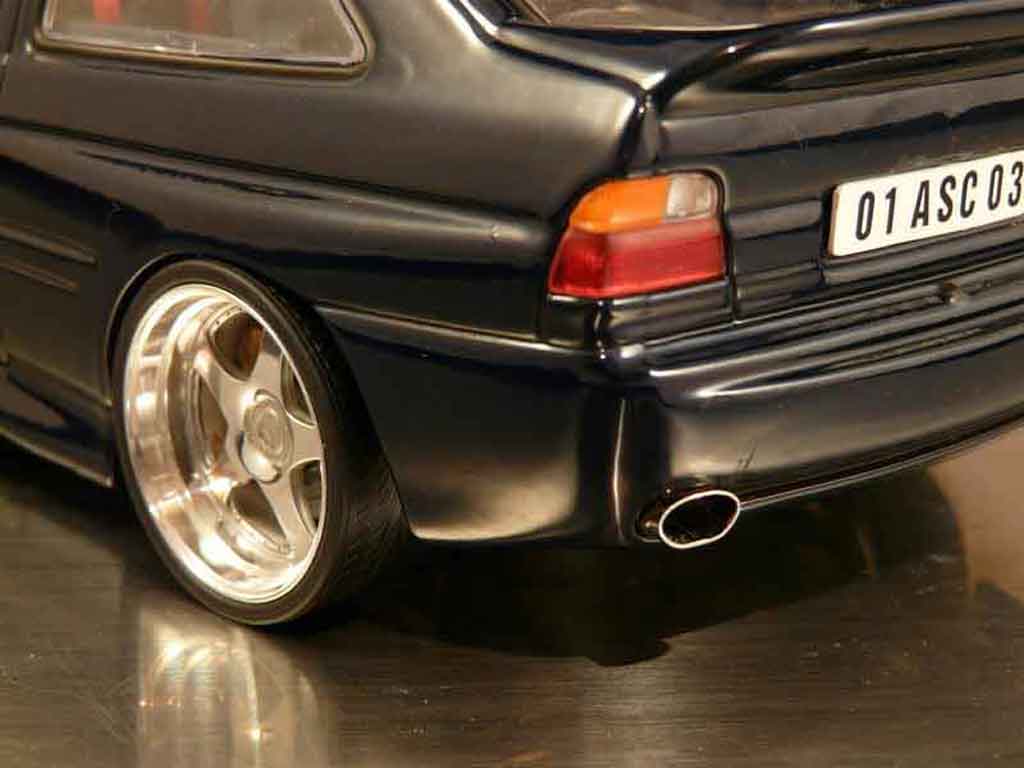 Ford Escort Cosworth rs tuning 1/18 Ut Models