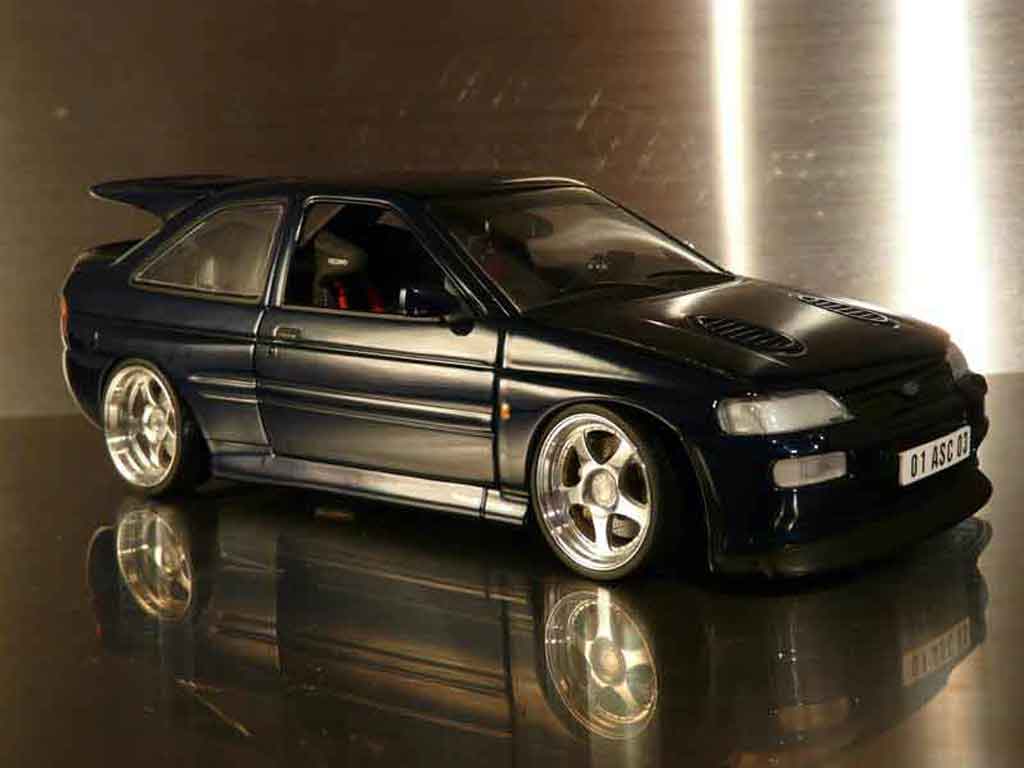Ford Escort Cosworth rs tuning 1/18 Ut Models
