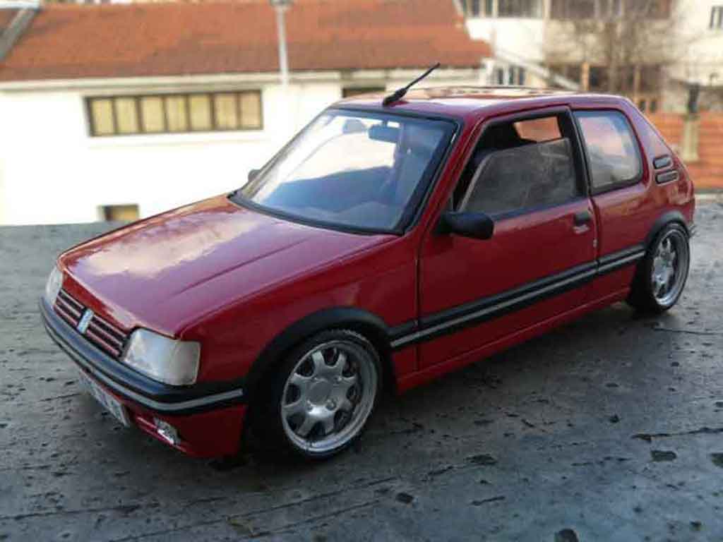 Peugeot 205 GTI 1.9 Rouge Vallelunga rood vallelunga jantes pts 1/18 Solido