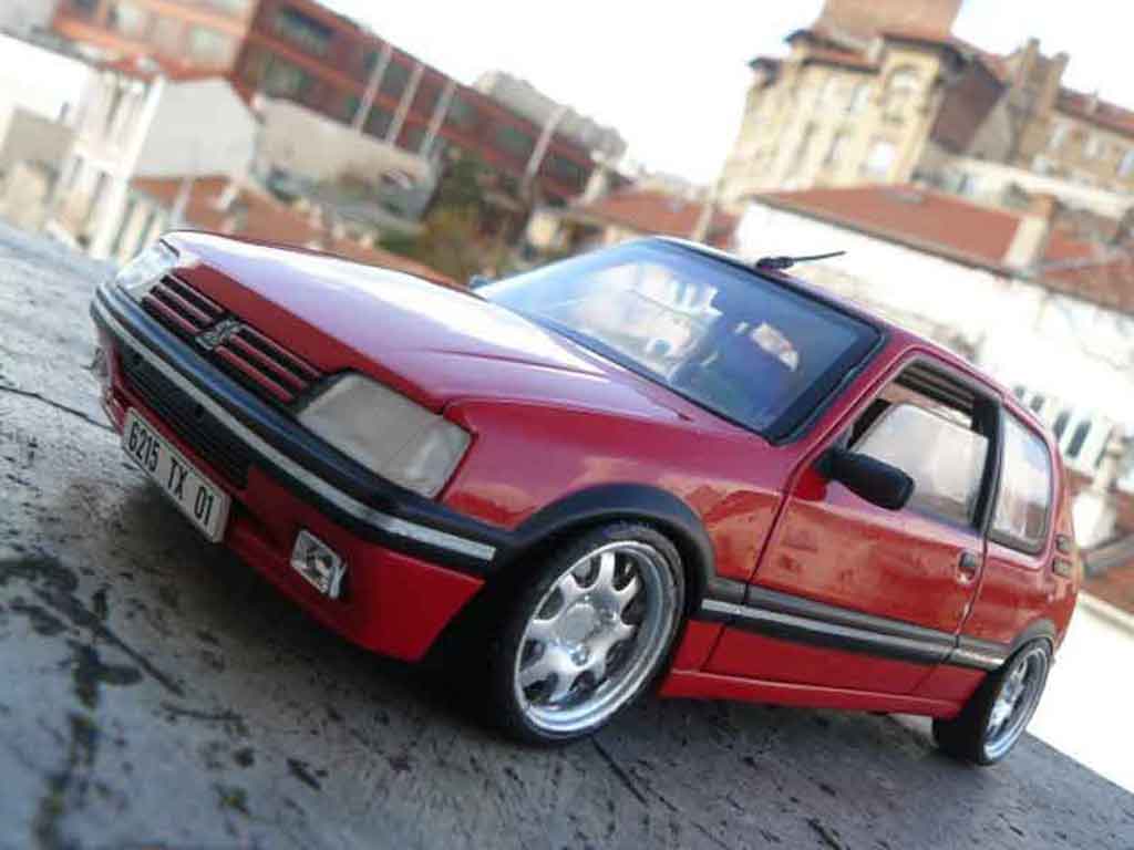 Peugeot 205 GTI 1/18 Solido 1.9 Rouge Vallelunga GTI rood vallelunga jantes pts modelauto