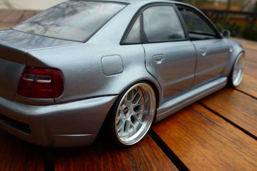 Audi S4 berline grijs jantes BBS 20 pouces 1/18 Ut Models