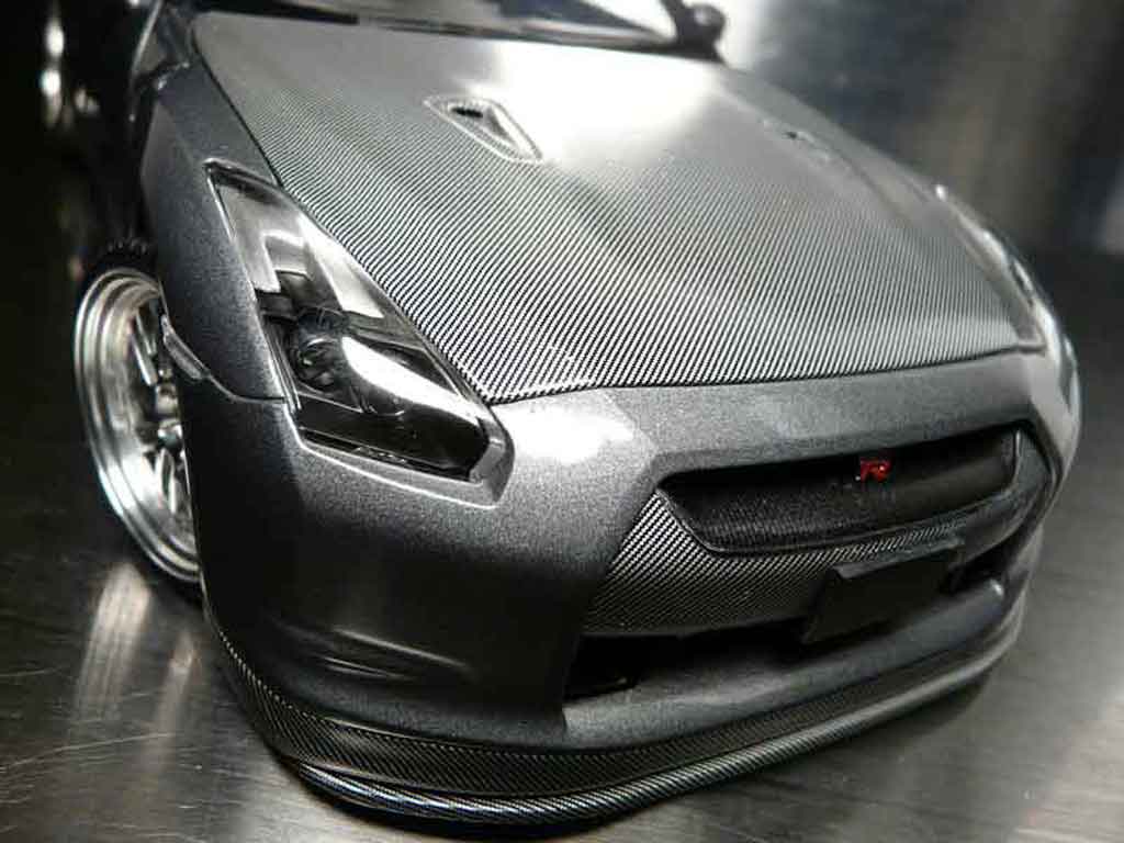 Nissan Skyline R35 1/18 Autoart R35 carbone modelauto