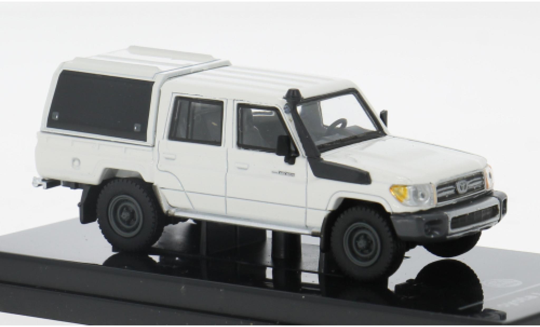 Toyota Land Cruiser 1/64 Para64 79 wit/zwart 2014 1:64 modelauto
