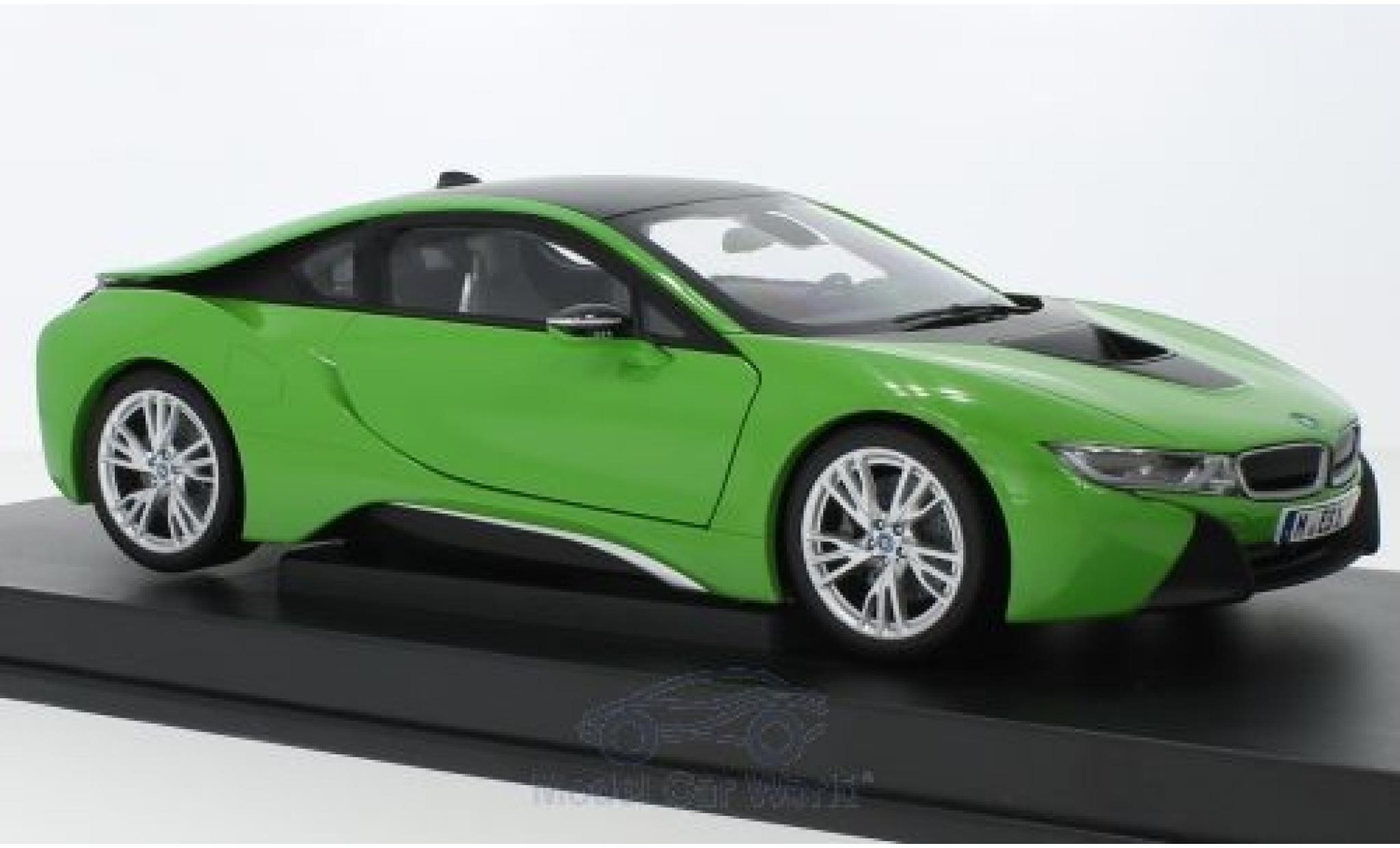 Bmw i8 1/18 Paragon groen modelauto