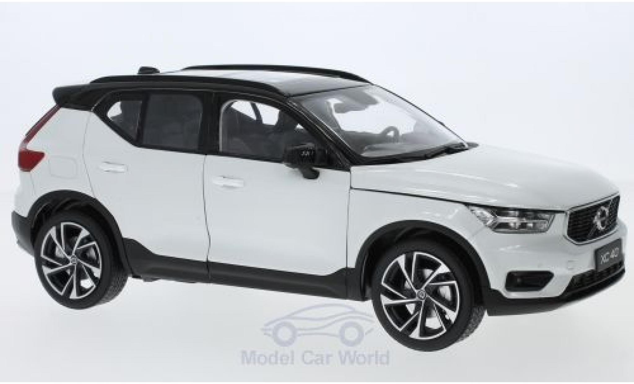 Volvo XC 1/18 Paudi 40 wit 2018 modelauto