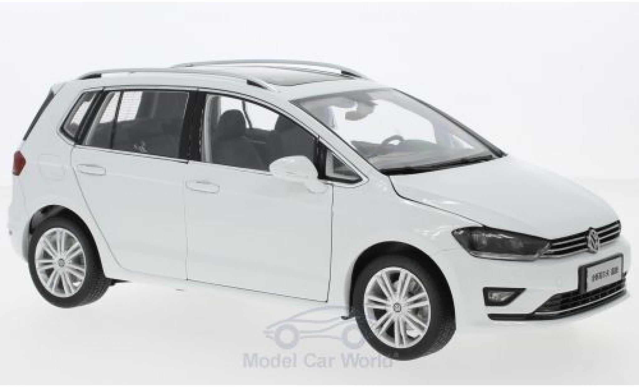 Volkswagen Golf 1/18 Paudi Sportsvan wit 2018 modelauto