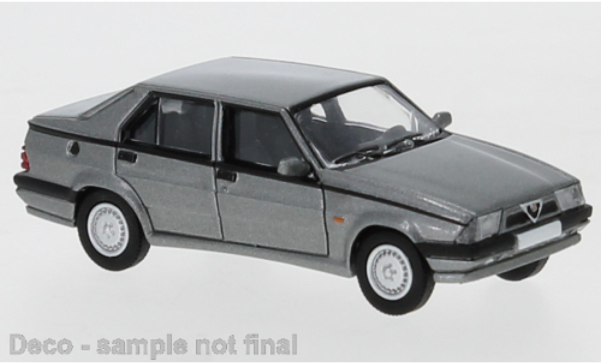 Alfa Romeo 75 1/87 PCX87 metallic grijs 1988 exclusive avec Model Car World modelauto
