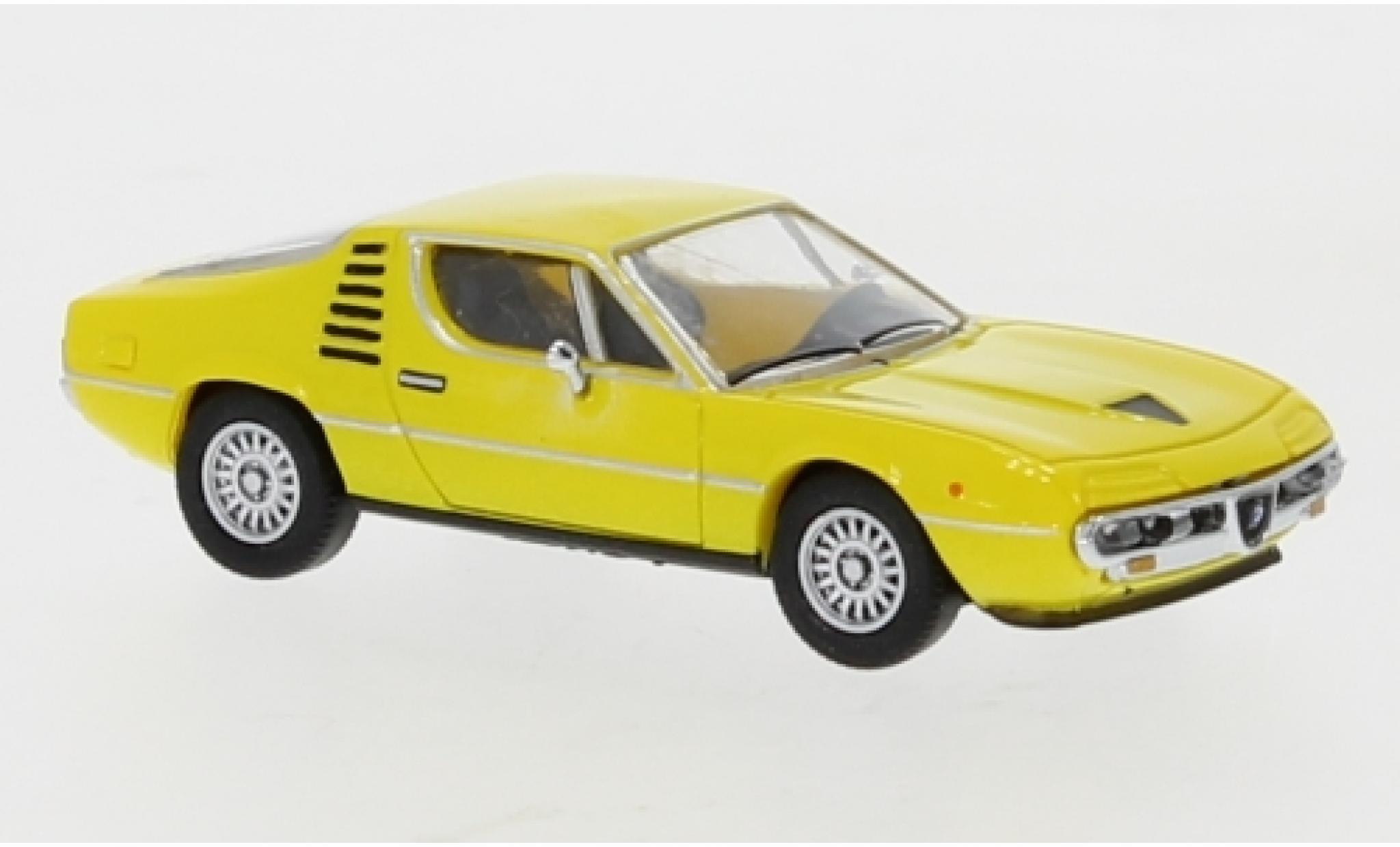 Alfa Romeo Montreal 1/87 PCX87 geel 1970 modelauto