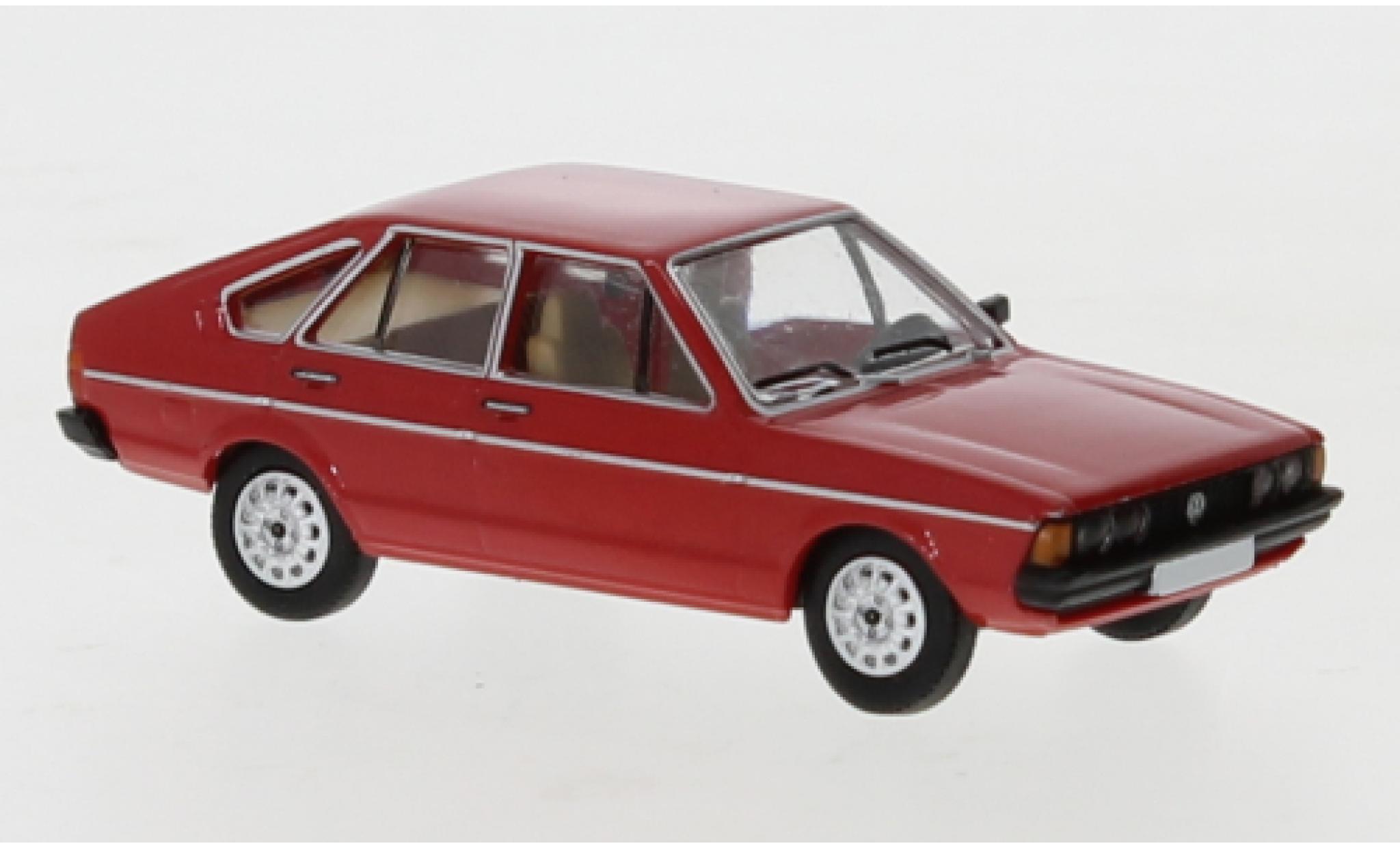 Volkswagen Passat 1/87 PCX87 B1 rood 1977 modelauto
