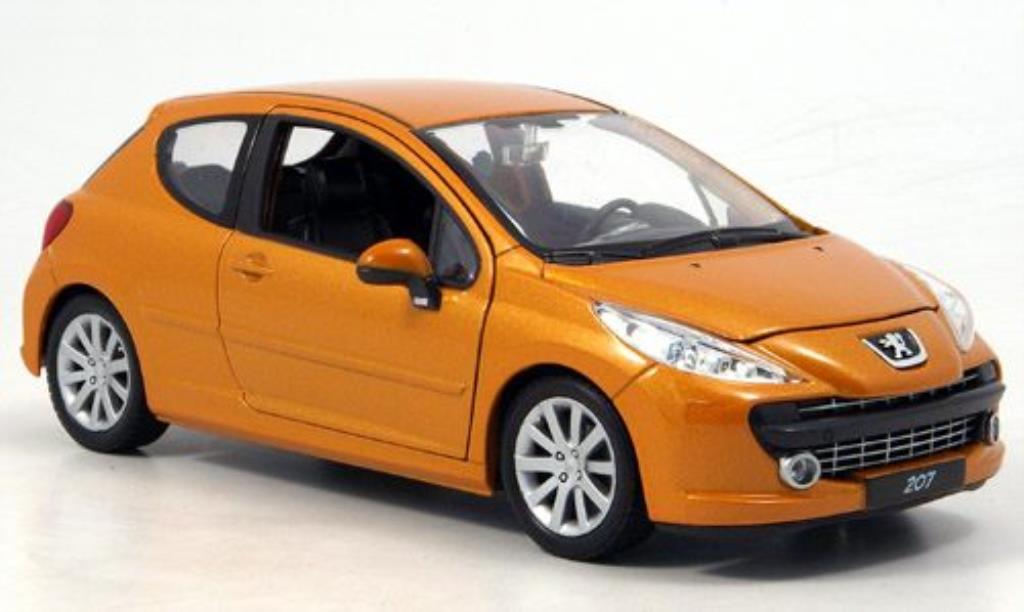 Peugeot 207 1/24 Welly oranje modelauto
