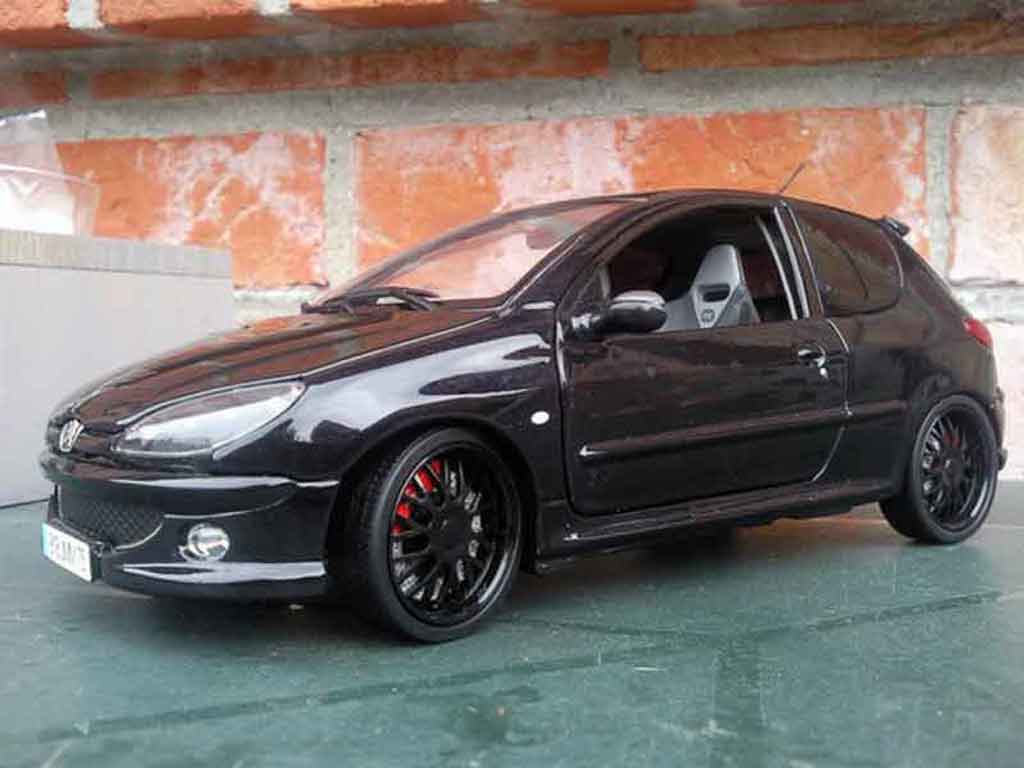Peugeot 206 RC jantes zwarts et vitres teintees 1/18 Norev