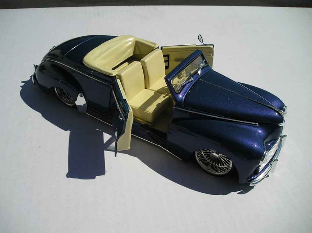 Peugeot 203 cabriolet 1954 blauw metalise jantes low riders 1/18 Solido