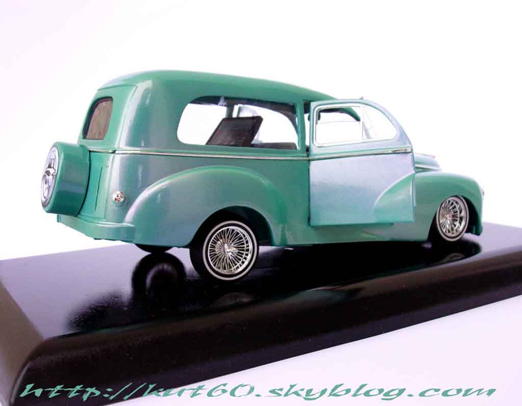 Peugeot 203 Fourgonette short delivery lowride 1/18 Solido