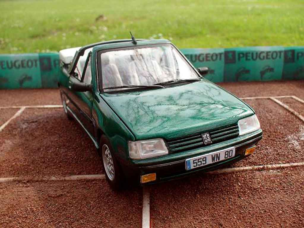 Peugeot 205 CTI roland garros cabriolet 1/18 Solido