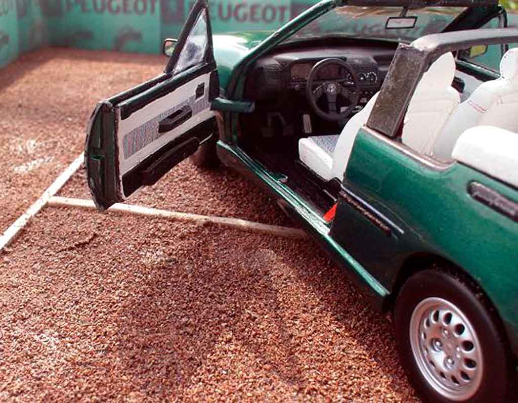 Peugeot 205 CTI roland garros cabriolet 1/18 Solido