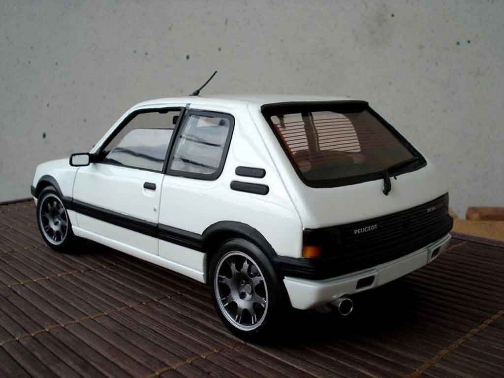 Peugeot 205 GTI wit jantes pts 1/18 Solido