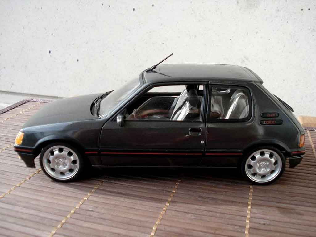 Peugeot 205 GTI 1.9 Gris Graphite jantes 15 pouces 309 1/18 Solido