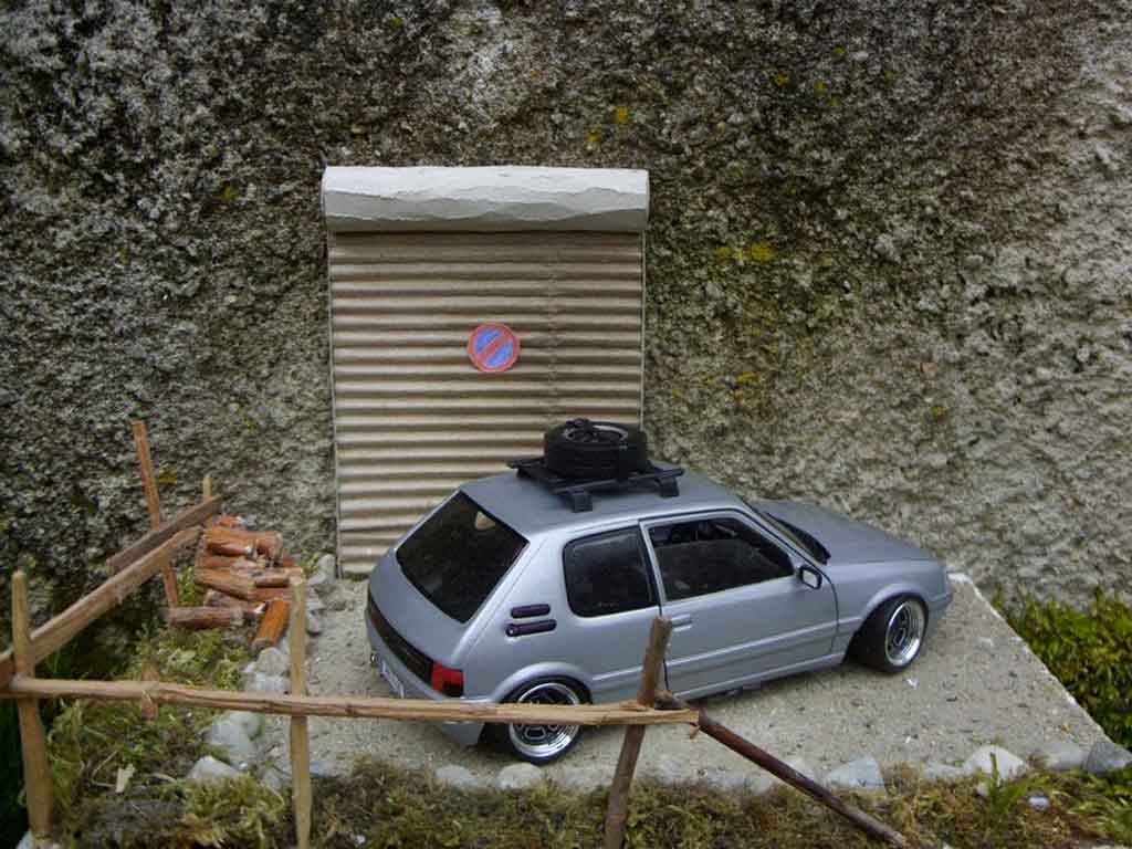 Peugeot 205 GTI grijs german look 1/18 Solido