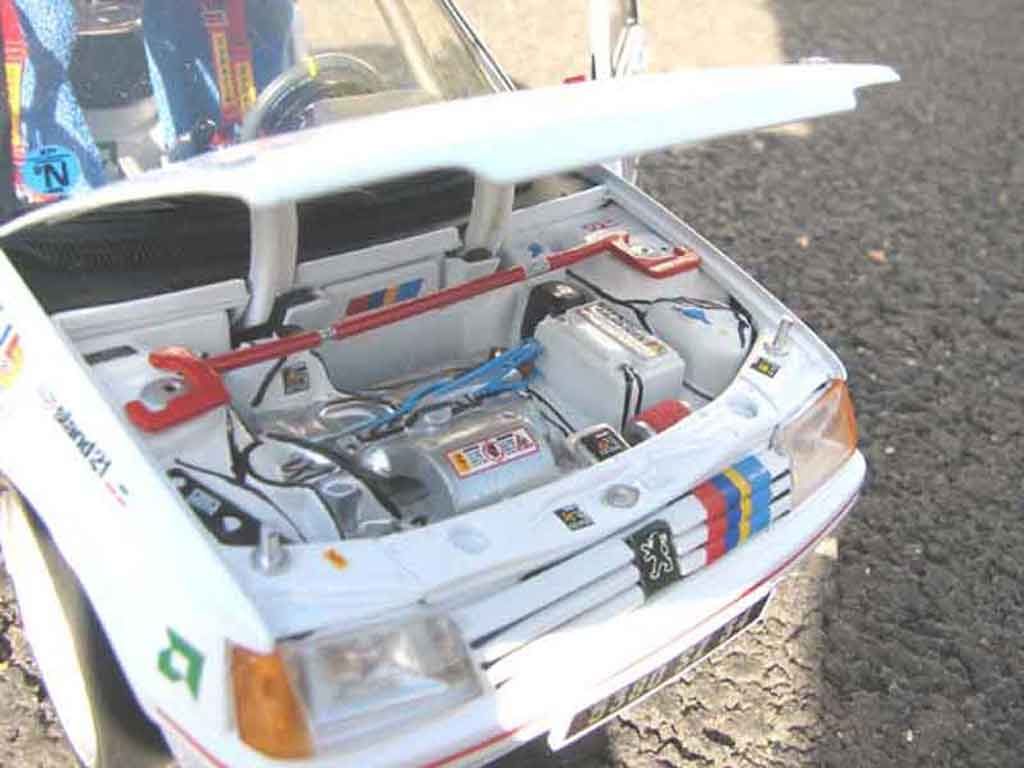 Peugeot 205 Rallye Rally siglee pts 1/18 Solido
