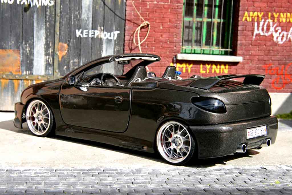 Peugeot 206 CC carbon covered 1/18 Solido