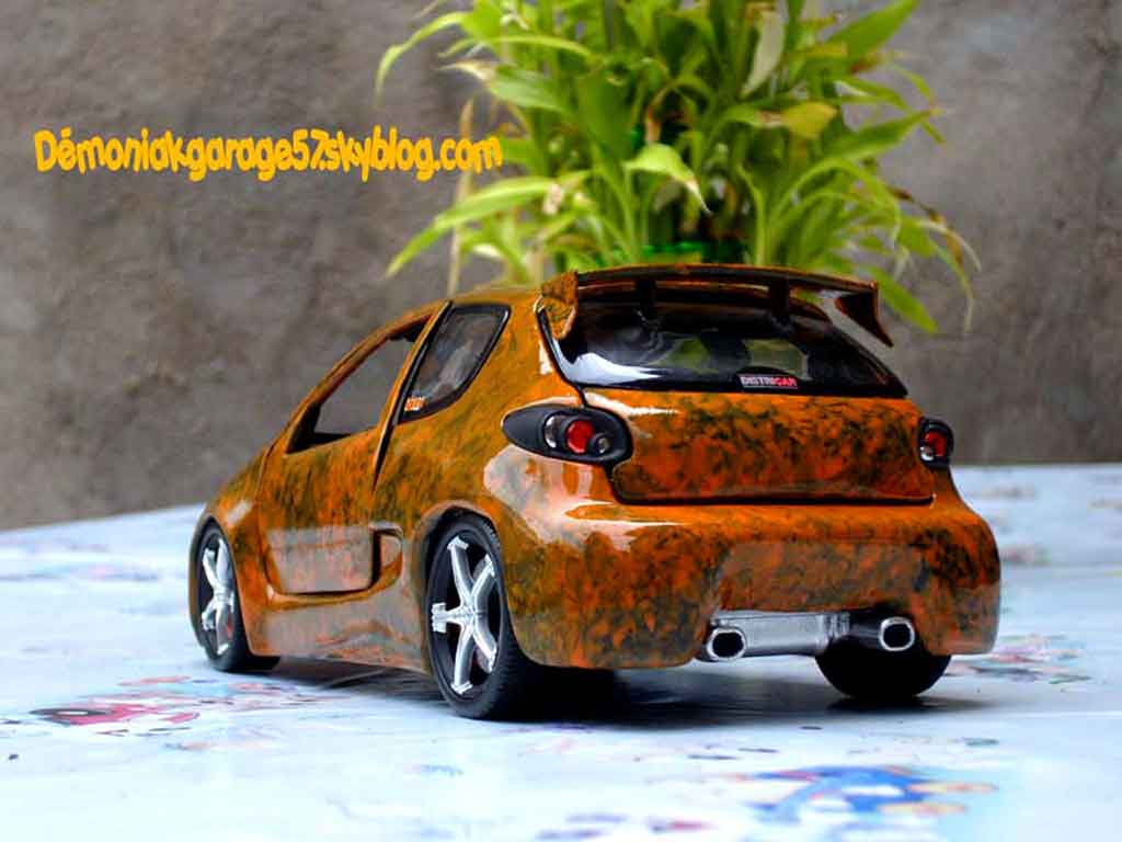 Peugeot 206 WRC street racer 1/18 Norev