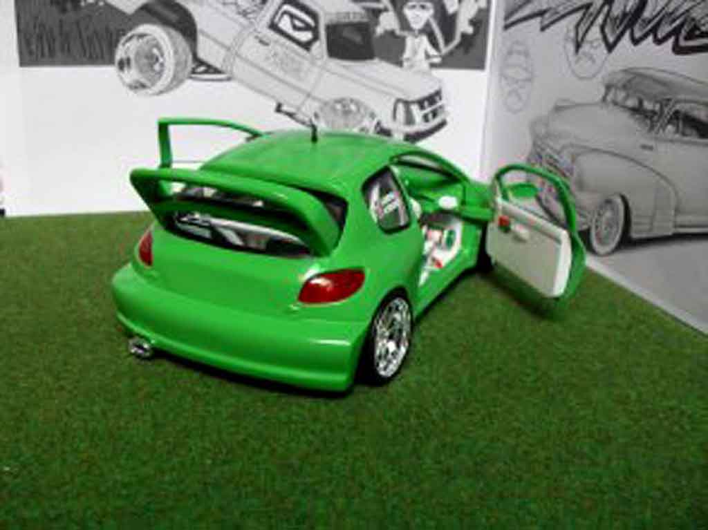 Peugeot 206 WRC mela verde 1/18 Solido