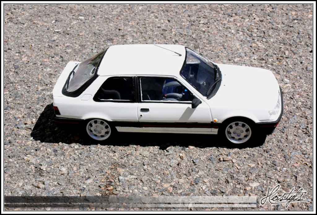 Peugeot 309 GTI 16 soupapes wit 1/18 Ottomobile