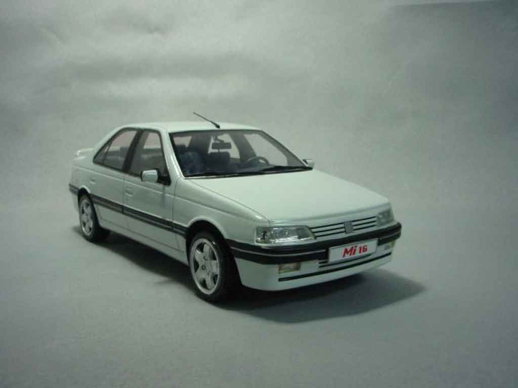 Peugeot 405 Mi16 1/18 Ottomobile Mi16 phase 2 1992 wit modelauto