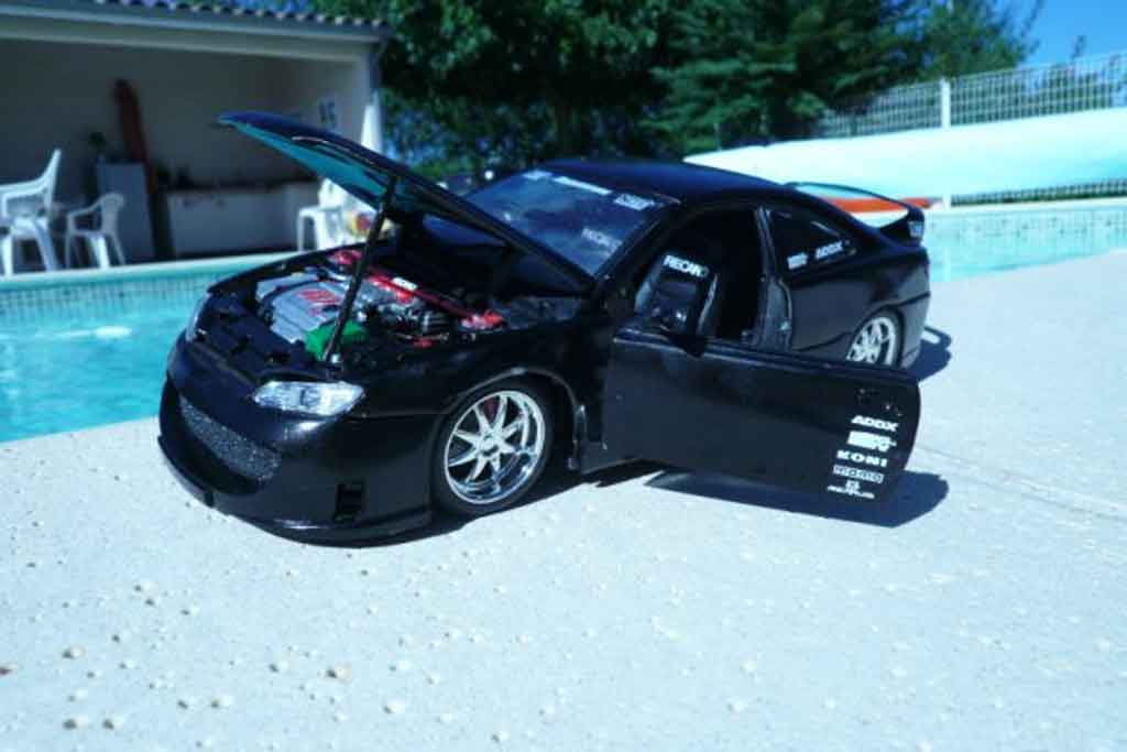 Peugeot 406 1/18 Gate zwart jantes 17 pouces sono subwoofer modelauto