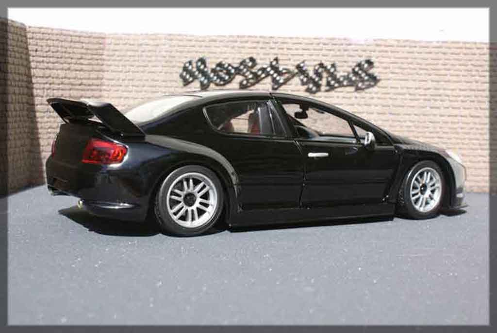 Peugeot 407 Silhouette plain body zwart 1/18 Motormax