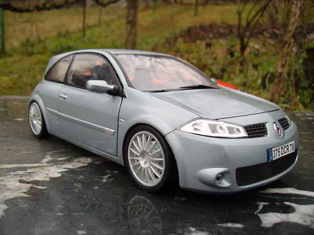 Renault Megane Sport 1/18 Burago Sport rs grijs modelauto