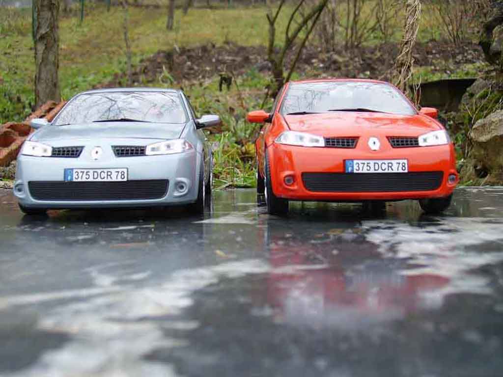 Renault Megane Sport rs grijs 1/18 Burago