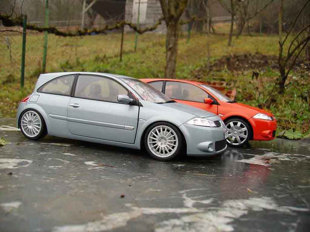 Renault Megane Sport rs grijs 1/18 Burago