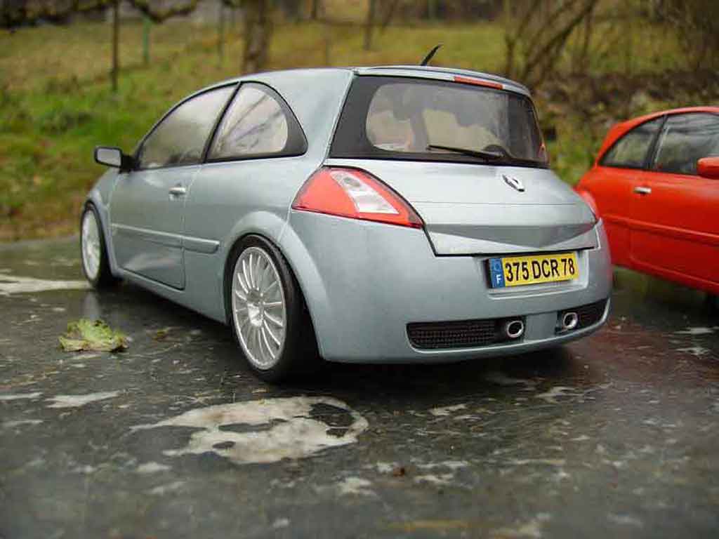 Renault Megane Sport rs grijs 1/18 Burago
