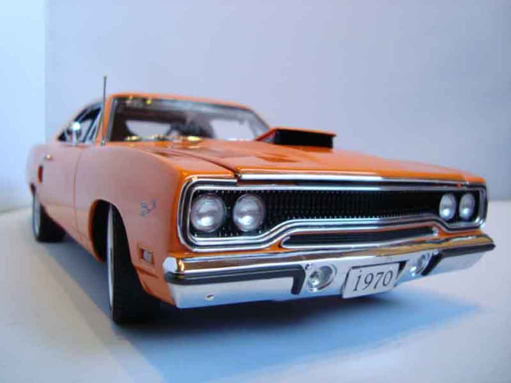 Porsche 996 1/18 GMP road runner 1970 limited edition of modelauto
