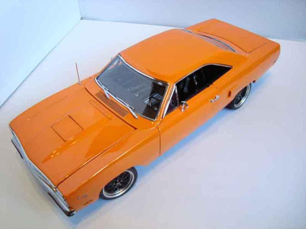 Porsche 911 Base road runner 1970 beperkt edition of 1/18 GMP