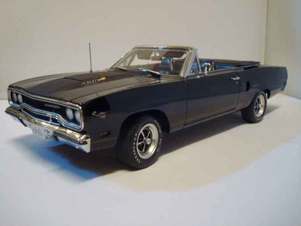Plymouth GTX 1/18 GMP roadrunner 440+6 black 1970 limited edition of 1250 modelauto