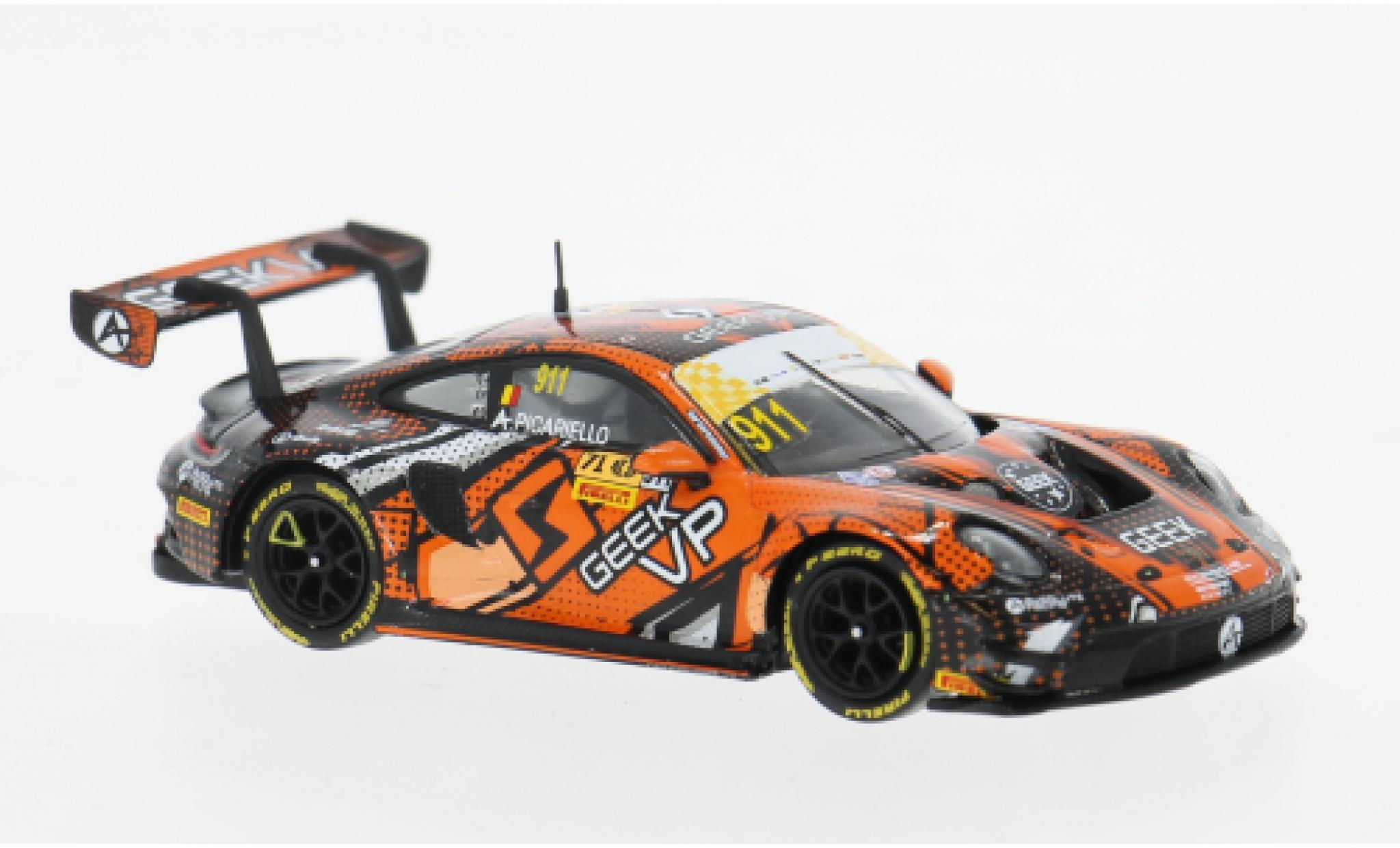Porsche 992 GT3 R 1/64 Spark 911  Fia GT World Cup GT Cup Macau 2024 #911 A.Picariello 1:64 modelauto