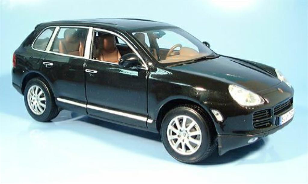 Porsche Cayenne 1/18 Maisto V6 metallic zwart 2004 modelauto
