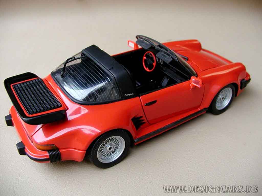 Porsche 911 Flat Nose targa 1/18 Revell