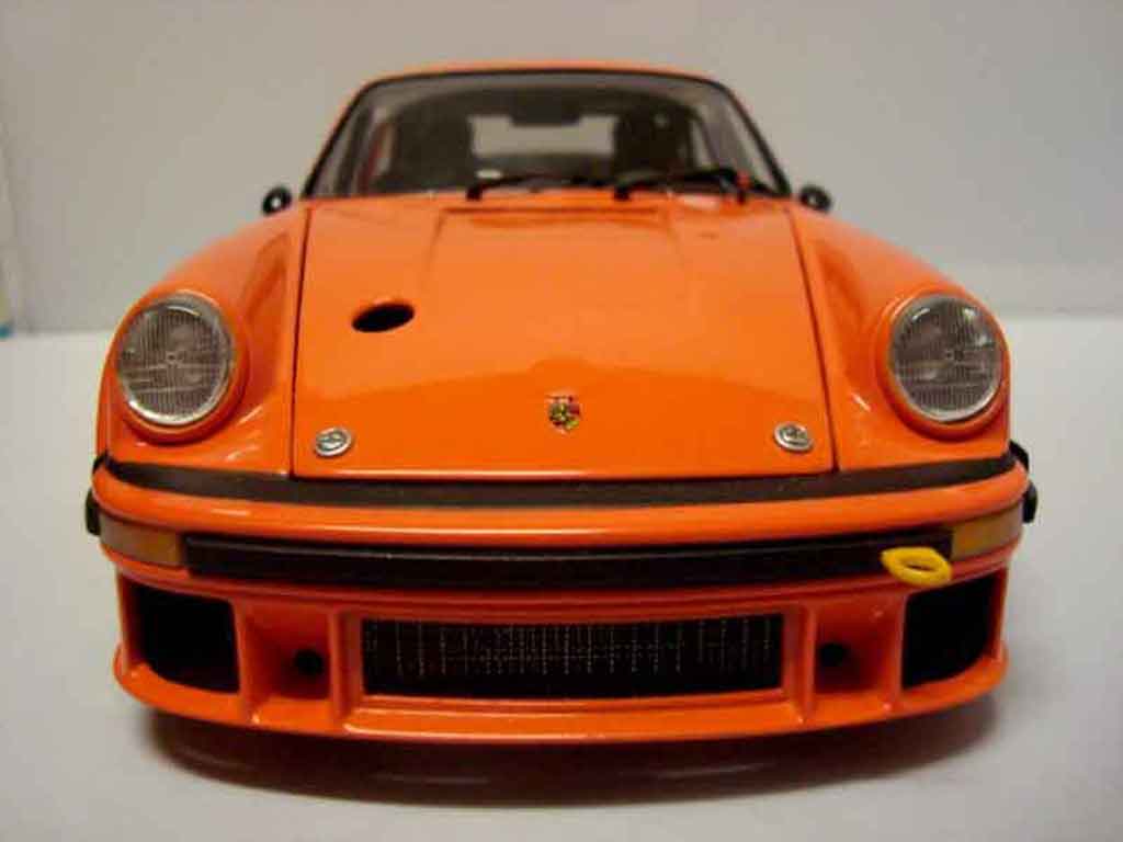 Porsche 934 RSR Turbo 1/18 Exoto RSR Turbo oranje modelauto