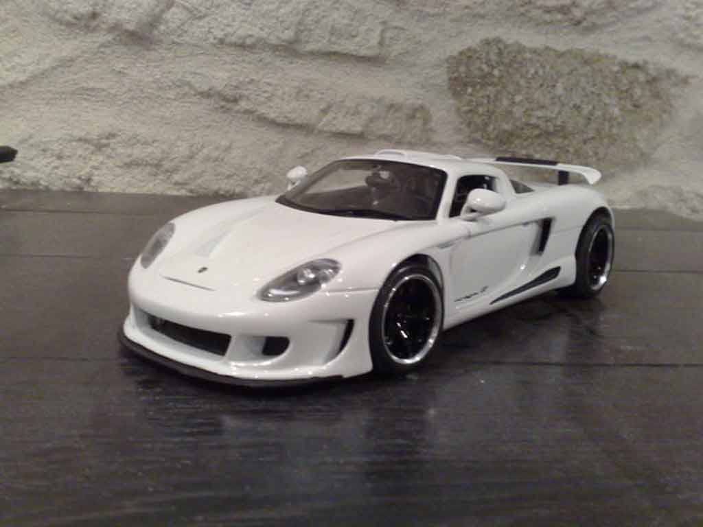 Gemballa Mirage GT mirage wit 1/18 Maisto