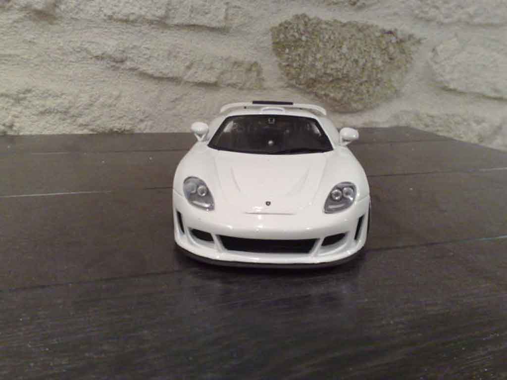 Gemballa Mirage GT mirage wit 1/18 Maisto