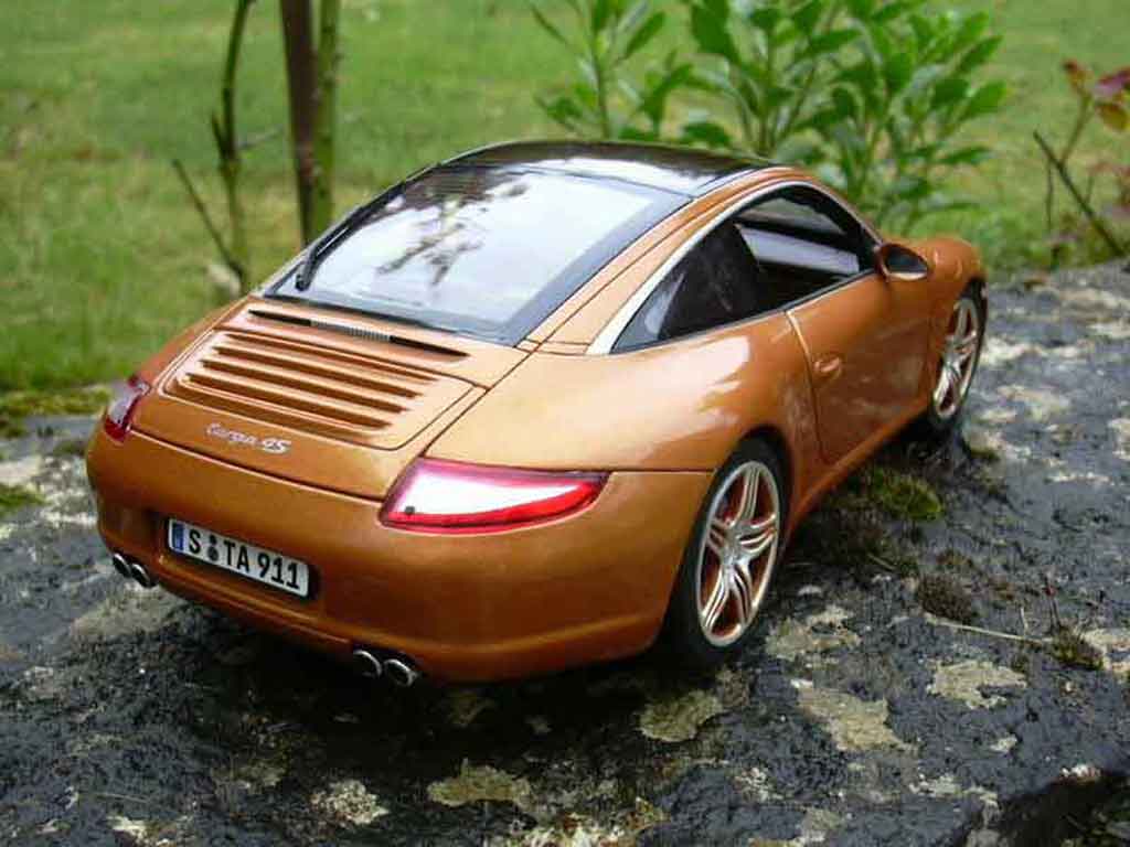 Porsche 997 Targa 1/18 Norev Targa 4S oranje modelauto