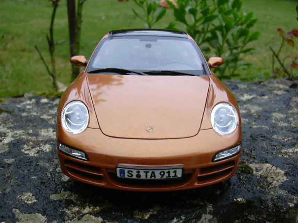Porsche 911 Targa 4S oranje 1/18 Norev